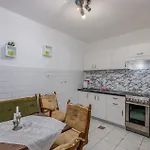 Апартаменты In 1 *